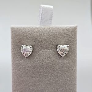 1ctx2 Heart Moissanite Earrings